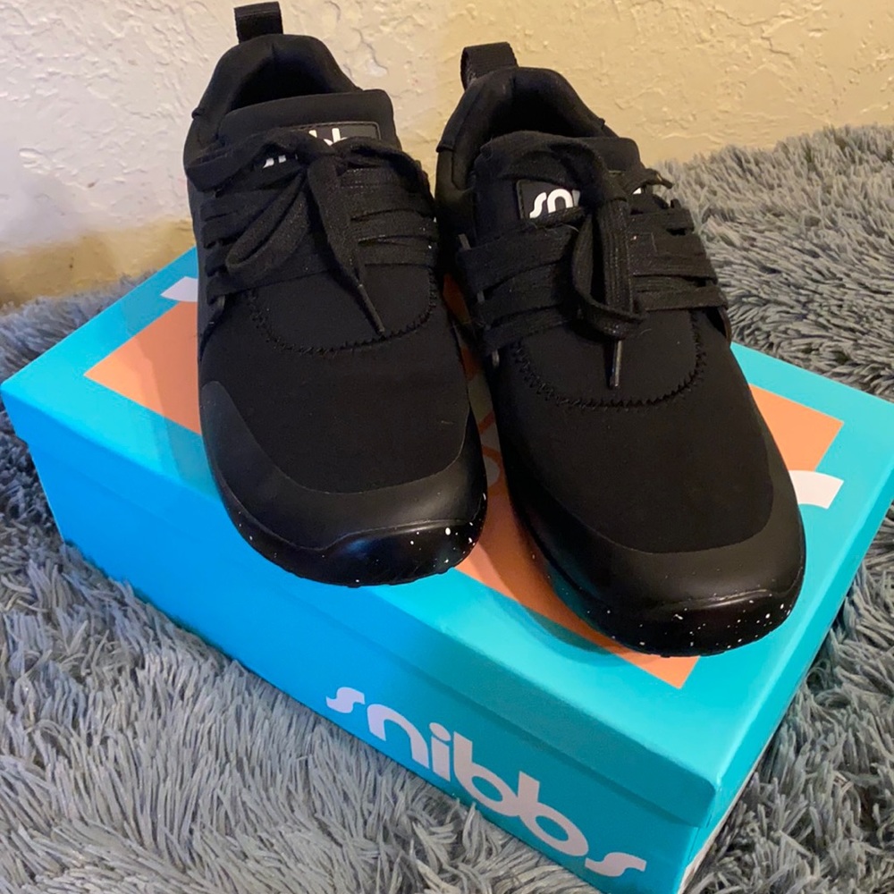 Snibbs slip resistant work shoes….